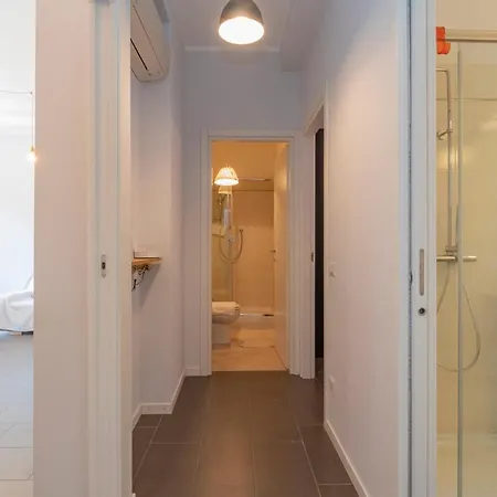 Renovated Flat Medeghino 24 Apartament *