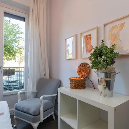Renovated Flat Medeghino 24 *