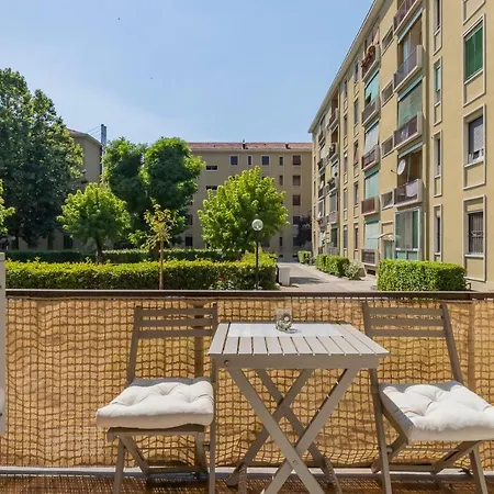 Renovated Flat Medeghino 24 Milano