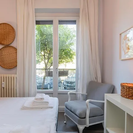 Renovated Flat Medeghino 24 *